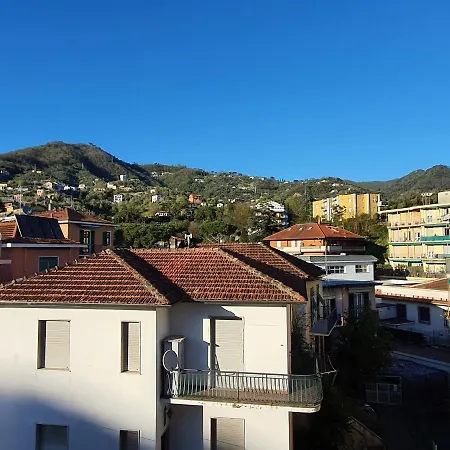 Blue Daisy Apartment