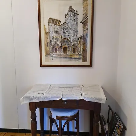 Blue Daisy Apartment