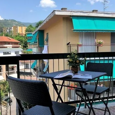 Apartment Blue Daisy Rapallo